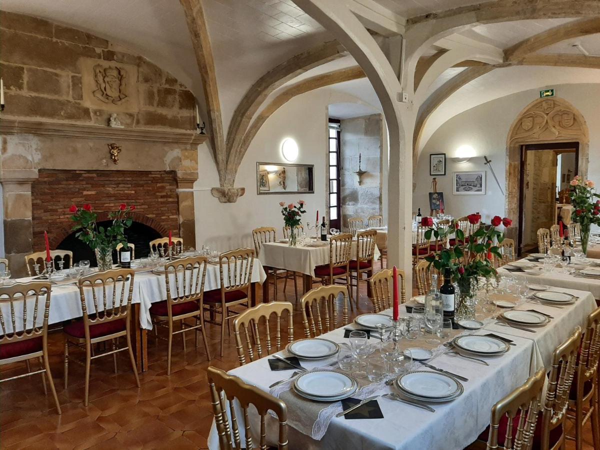 Chateau De Mornay Saint-Pierre-de-l'Isle Exteriör bild